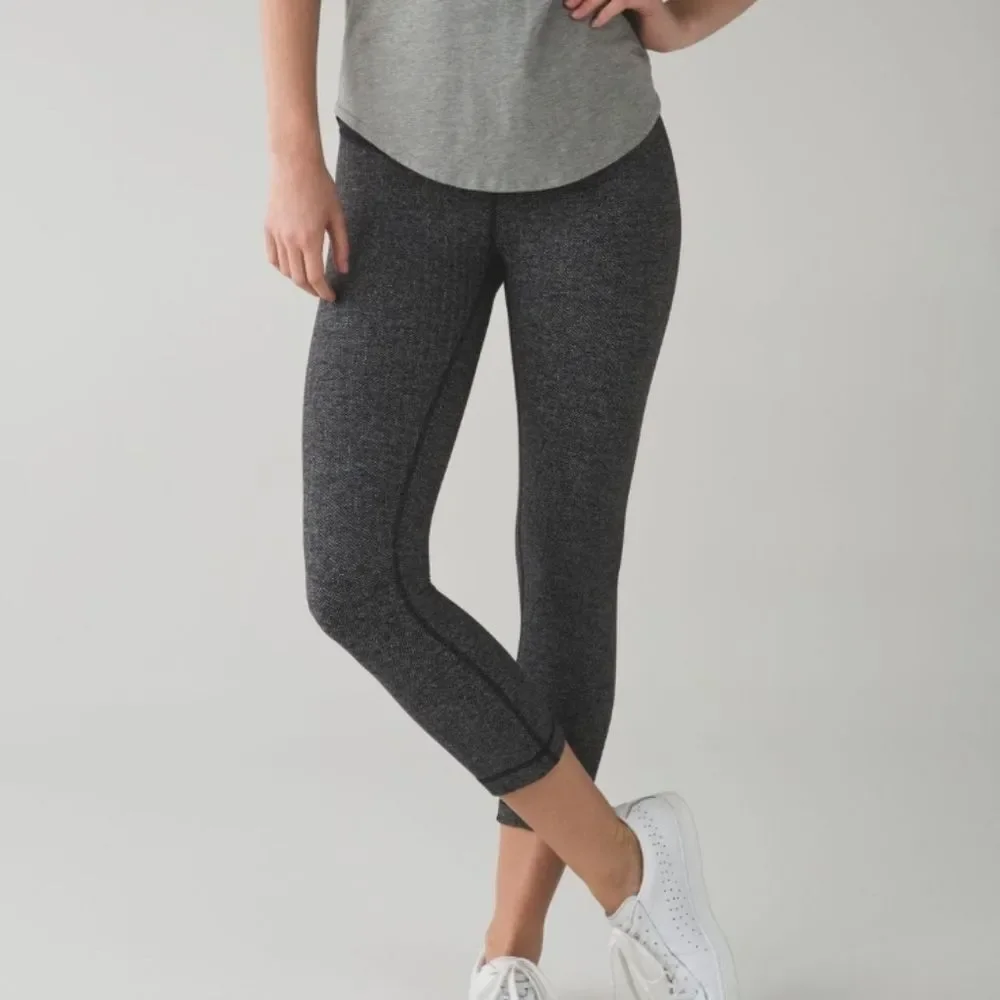 Wunder Under Crop III Heathered Herringbone Size 4